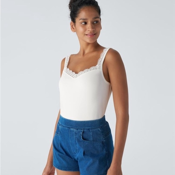 Halara Contrast Lace Backless Basic Casual Tank Top - Picture 3 of 4